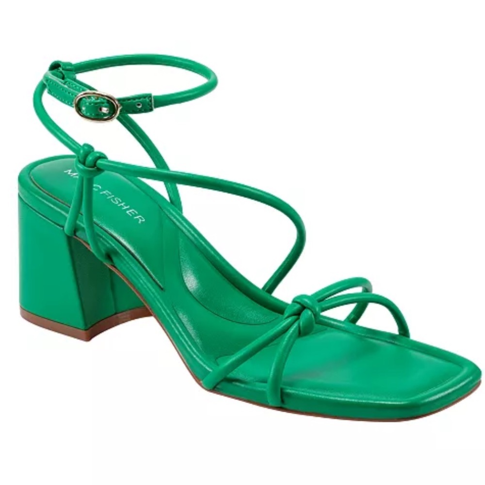 BRAND NEW MARC FISHER HEELS 💚